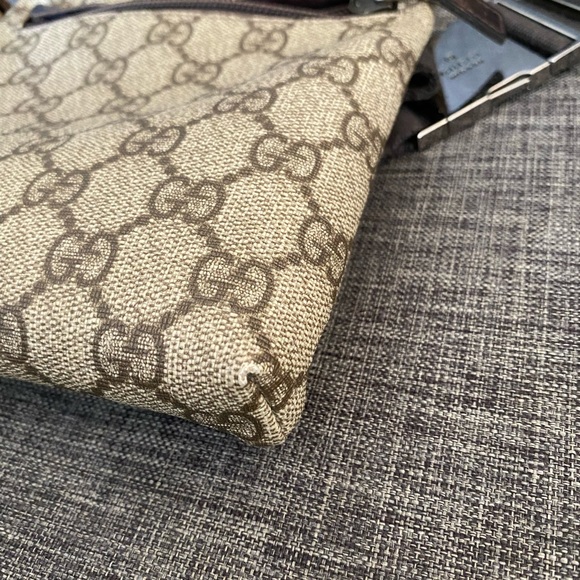 GUCCI GG MONOGRAM BELT BAG - Picture 13 of 16